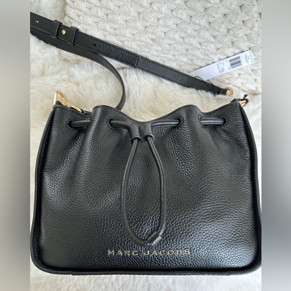 Marc Jacobs Leather Drawstring Bucket Bag Crossbody Adjustable Black Purse NWT - Picture 4 of 13